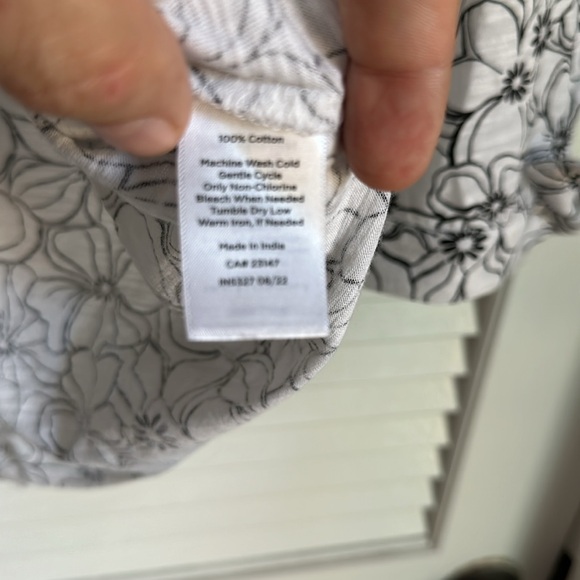 T by Talbot’s Supersoft Jersey Tie-Cuff Tee - Graphic Blloms, EUC, Size M - Picture 9 of 10